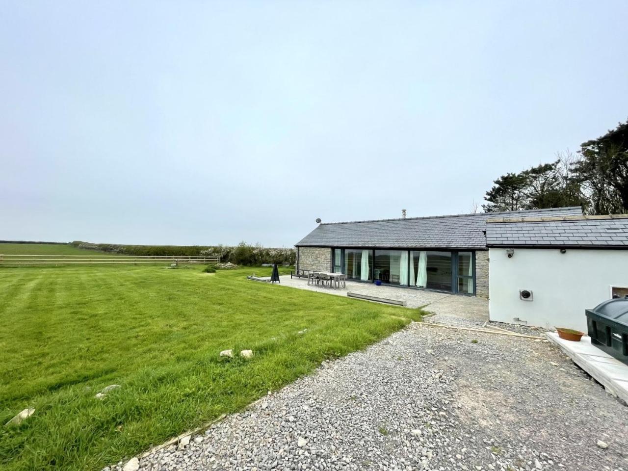 Cosy Barn With Views In Wick Vale Of Glamorgan Exterior photo